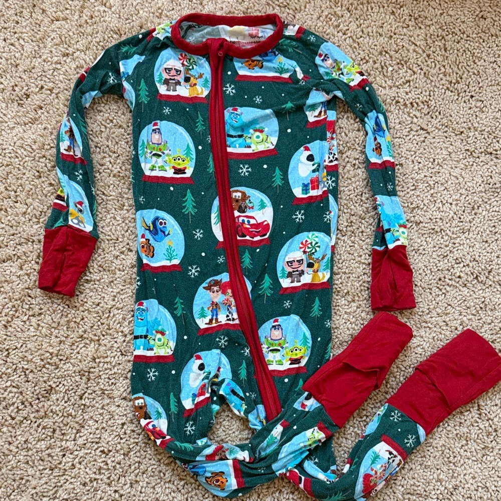 Little Sleepies Pixar snow gloves